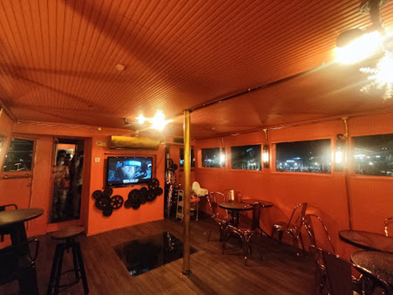 Boat Cafe Kuala Selangor - Café Internal  View