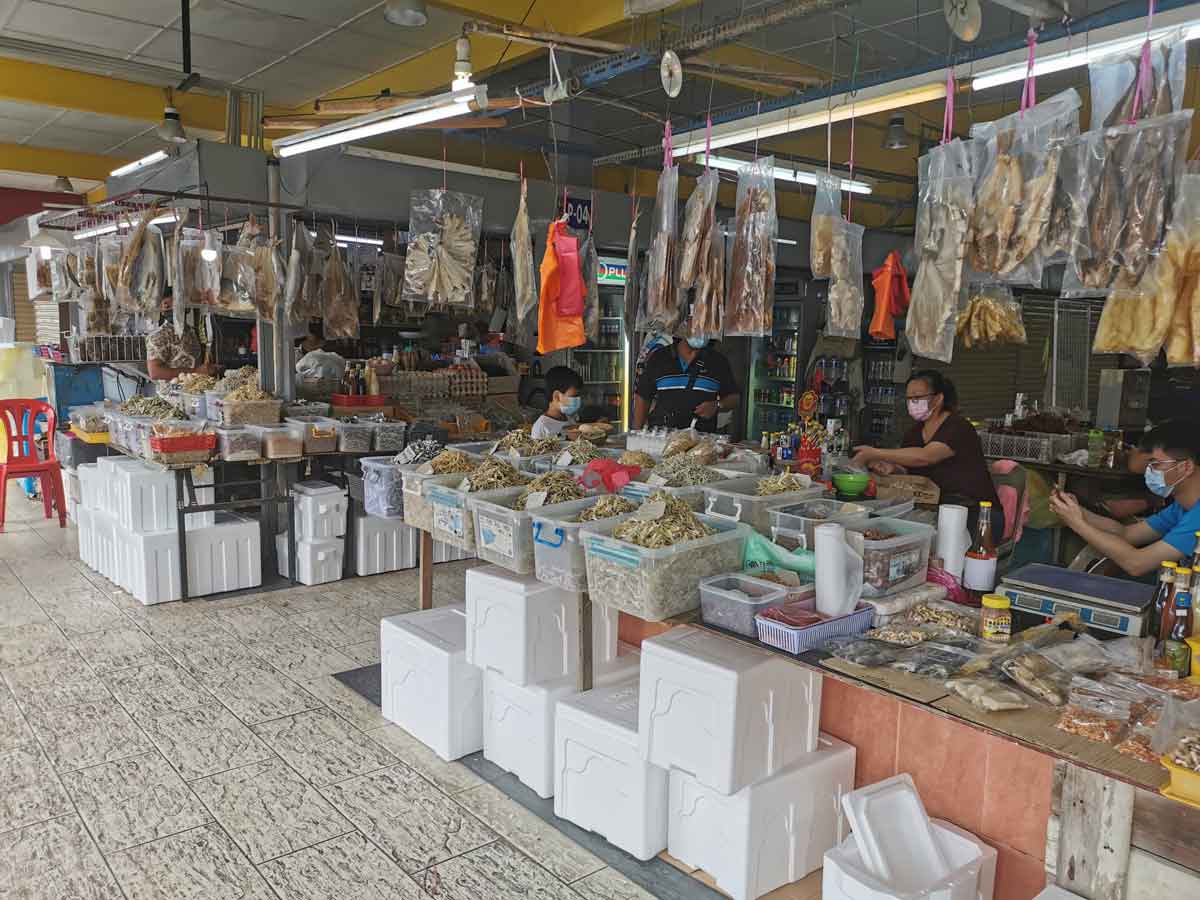View Of Pasar Basah Pasir Penambang - Processed Seafood Selling Corner